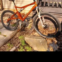 Santa CRUZ Superlight Bike
