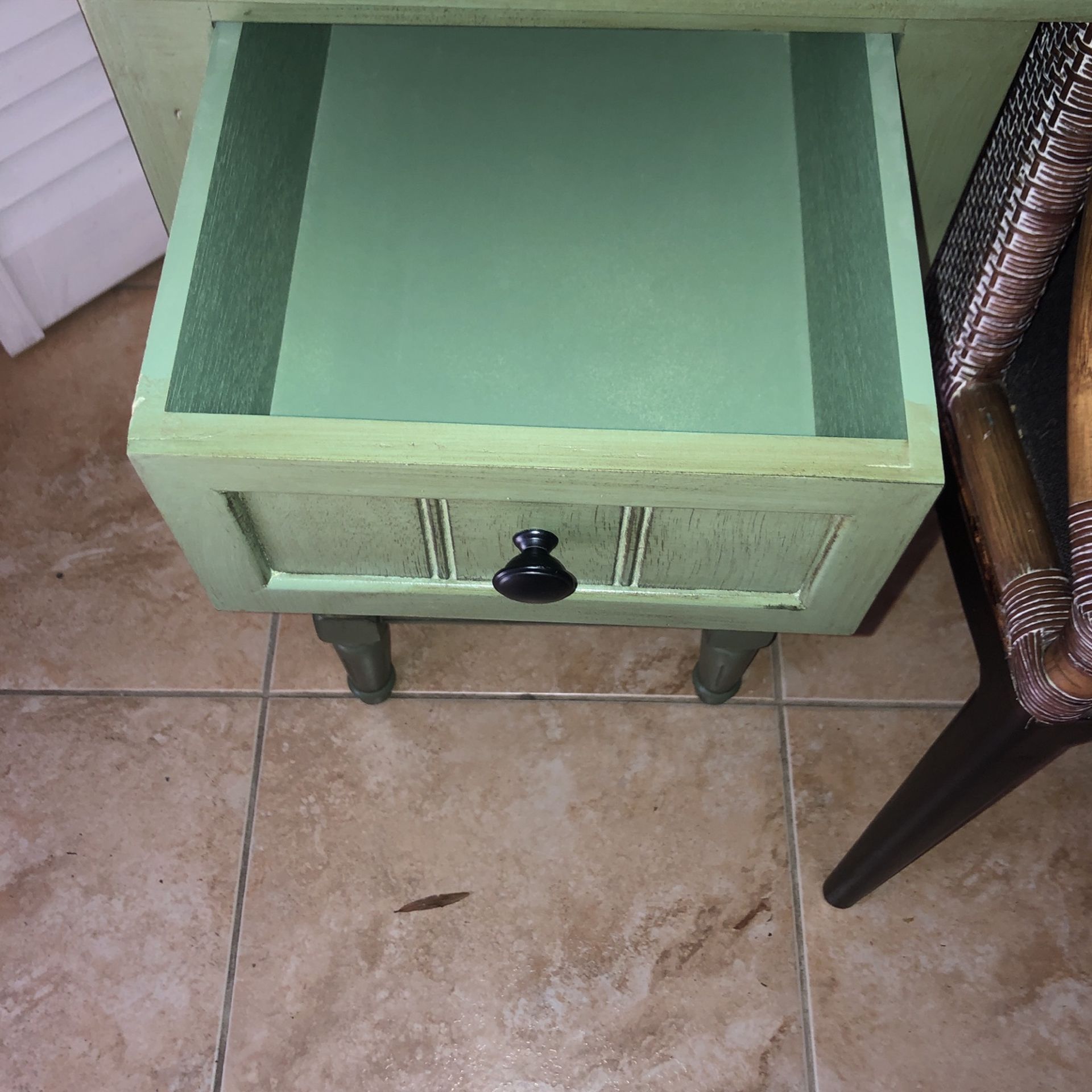 Beautiful End Table Green