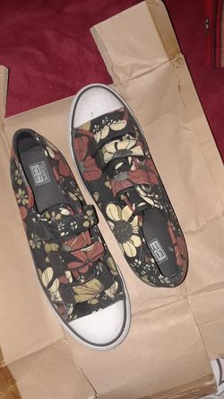 Floral print ladies shoes