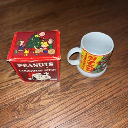 vintage 1982 Snoopy Christmas Mug
