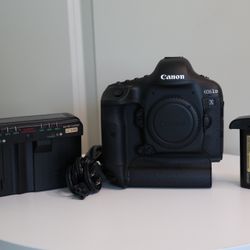 *LIKE NEW* Canon 1DX DSLR