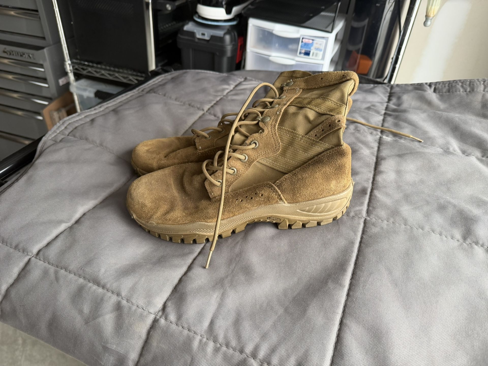 Belleville T8 Bifida Tactical Boots – Size 8.5 – Vibram Sole