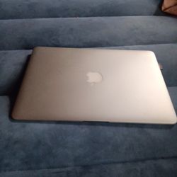 Apple Laptop