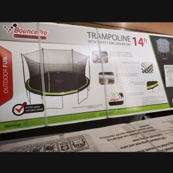 NEW 14 FT TRAMPOLINE WITH EASY MOUNT PROTECTIVE MESH, NEVER USED IN ITS SEALED BOX