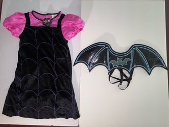 Disney Store Vampirina Costume Dress with Bat Wings, Size 5/6, Plays Song