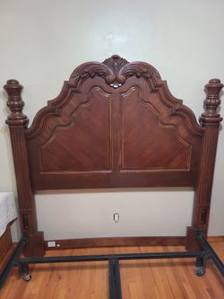 Queen Bedroom Bed And Dresser