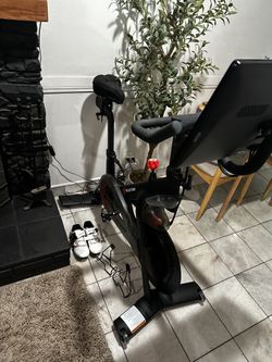 Peloton Bike (Gen 2) + Weight Rack + Shoes | Excellent Condition