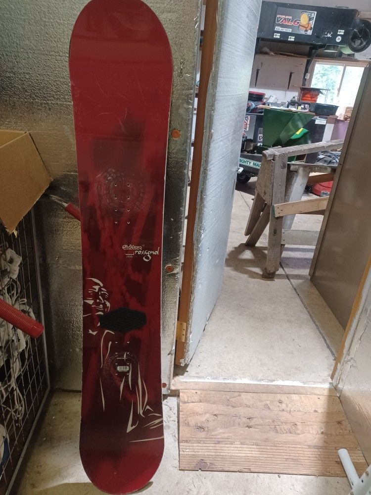 166 Rossignol Snowboard