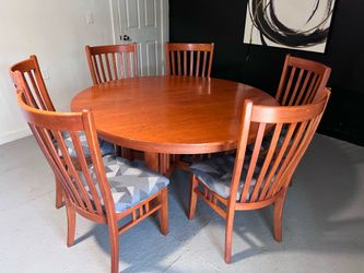FREE DELIVERY 🚚 $330 DINING TABLE WITH 6 CHAIRS SOLID WOOD