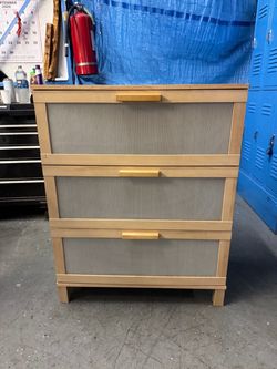 Dresser