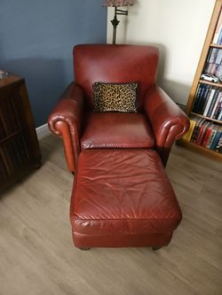 Leather chair w/ottoman