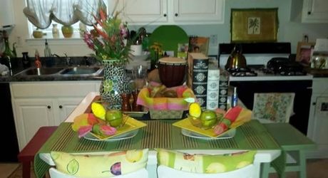 White Breakfast Bar / Kitchen Island w/ Barstools + FREE Gifts! ⁸