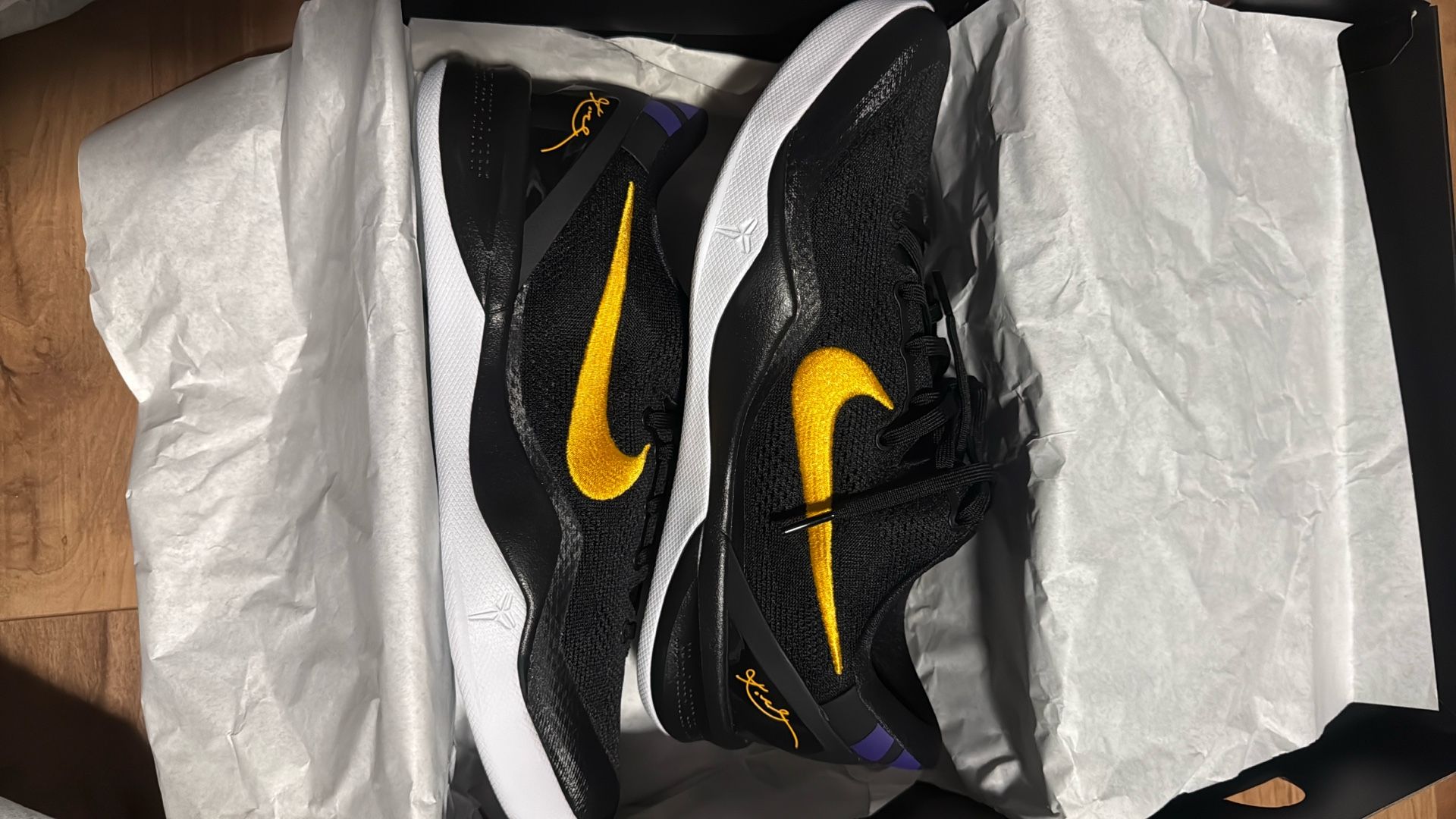 Kobe VIII Protro Black University Gold- White