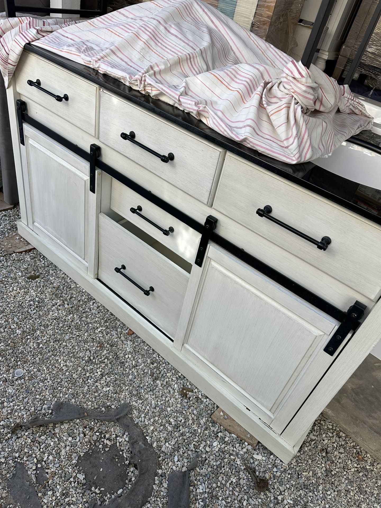 Hi Everyone We Have This Vanity On Sale Retail $1899.we Have This For $600. This Vanity Get Wet In Two Sections That’s Why We Selling Less Then Half P