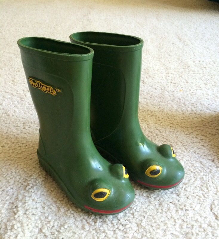 Wellipets vintage frog rain boots (6)