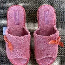 Women’s Pink Slippers
