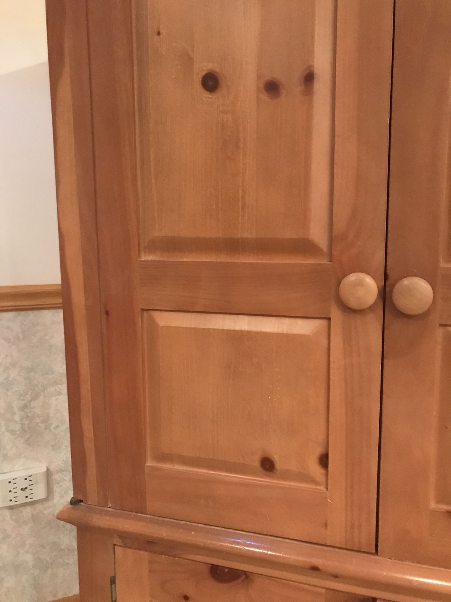 Broyhill Fontana Solid Wood Pine TV Entertainment Center Armoire