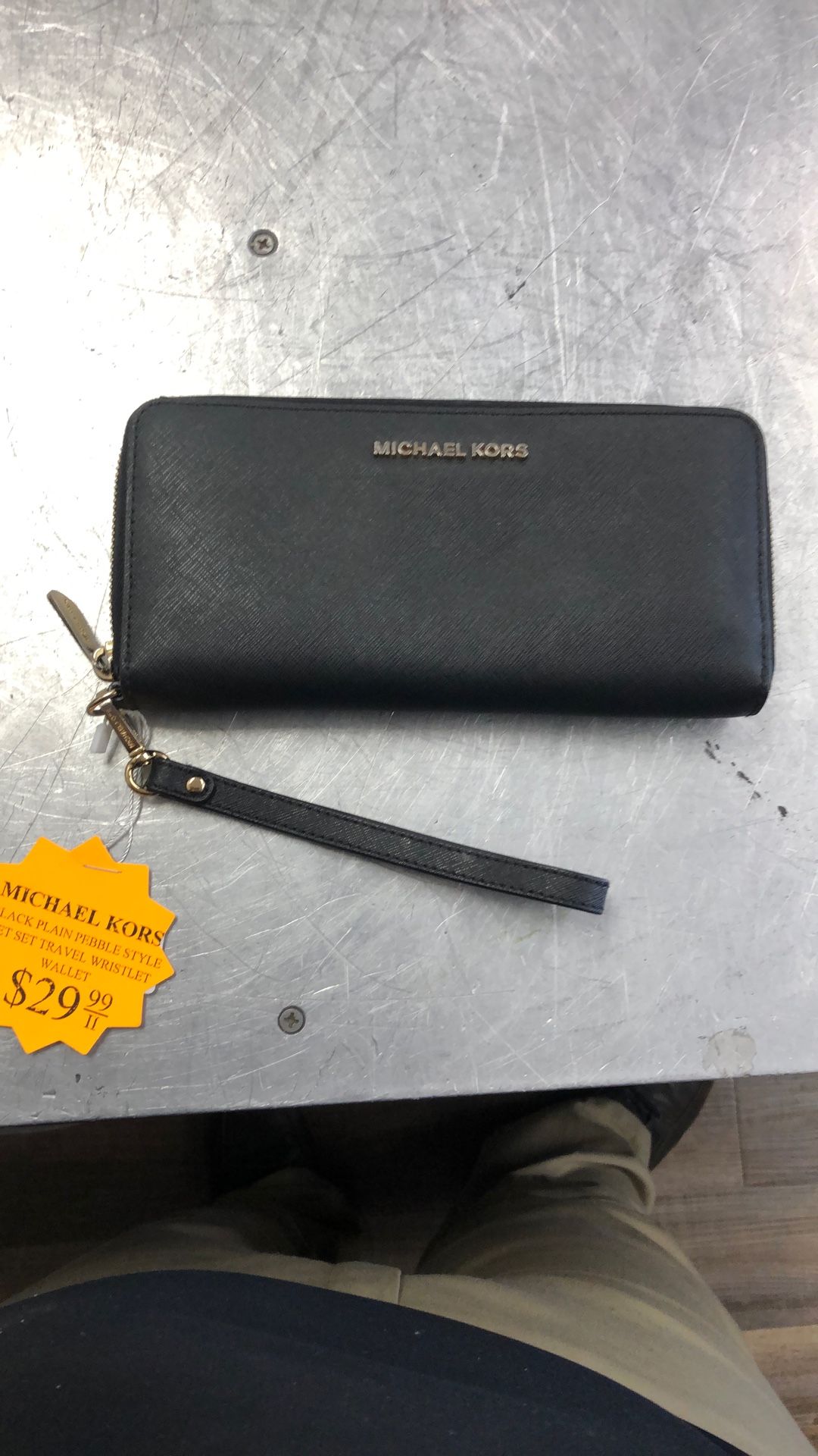 96091 Michael Kors B99 Black Plain Pebbled Style Jet Set Wristlet Wallet 583777