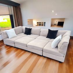 FREE DELIVERY!! Beautiful Modular Sectional 