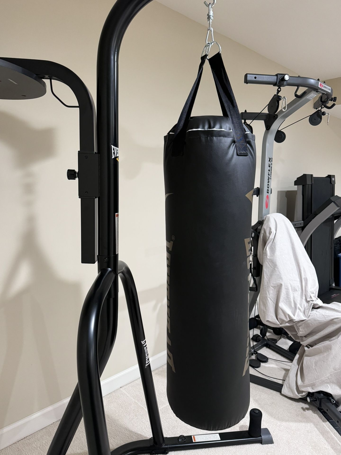 Everlast Powercore Dual Bag and Stand Including Everlast and MMA