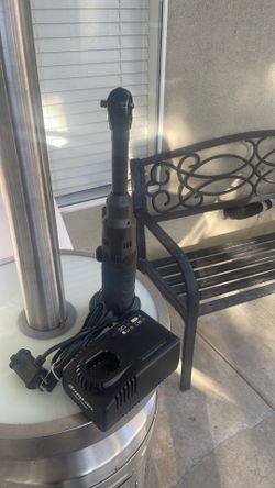 Snap On. 1/4 Drive Ratchet With Battery And Charge