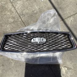 Front Bumper Upper grille Infiniti Q50 2019 $80