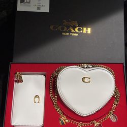 Coach 4pc set in white