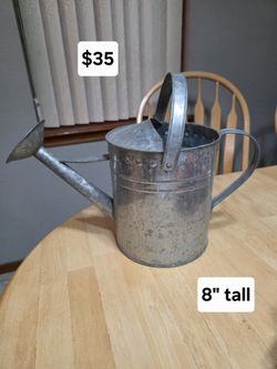 Galvanized watering can 8" tall $35
Pick up in Harlingen, I live near Walmart
Antiques & Telephones 