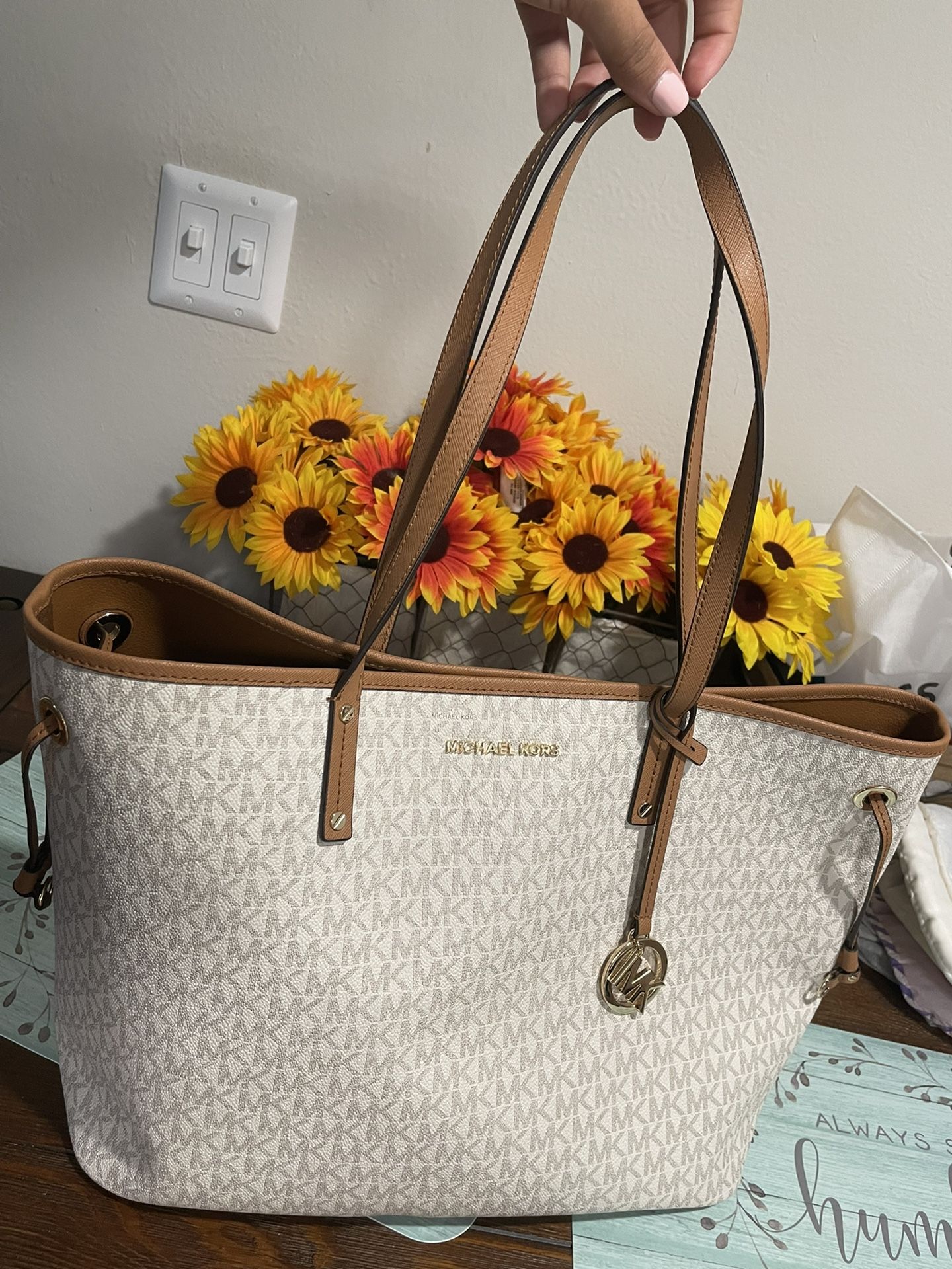 MK Purse White And Brown for Sale in Jacksonville FL OfferUp