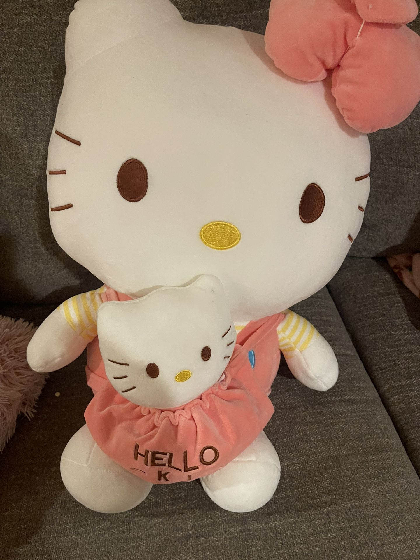 Hello Kitty With Baby