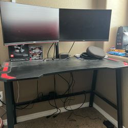 Gaming Computer Desk With 2 Moniters