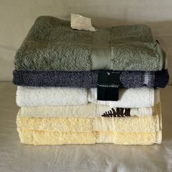 BRAND NEW LARGE BATH TOWELS