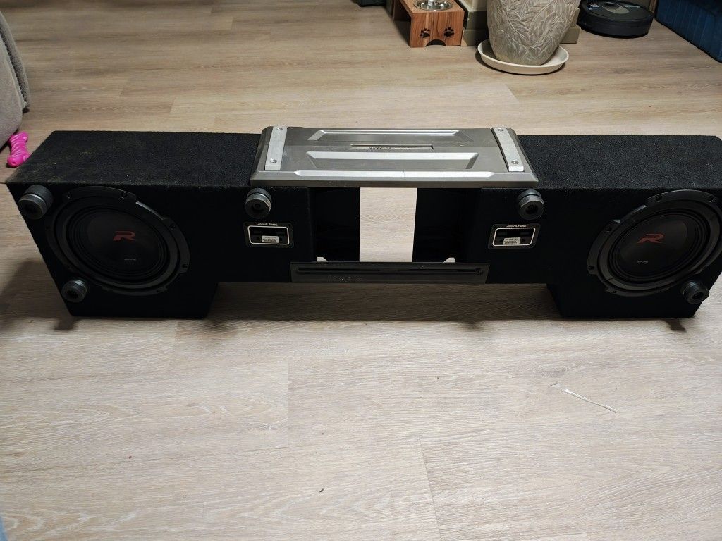 Alpine Type R 8 Subs