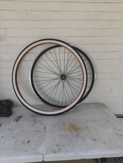 700c wheel and tire