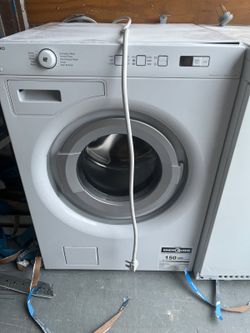 Stackable washer an dryer 24"