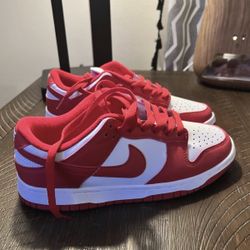 Red Nike Dunks 