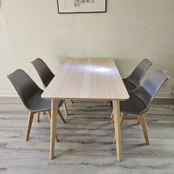 Table With 4 Chairs