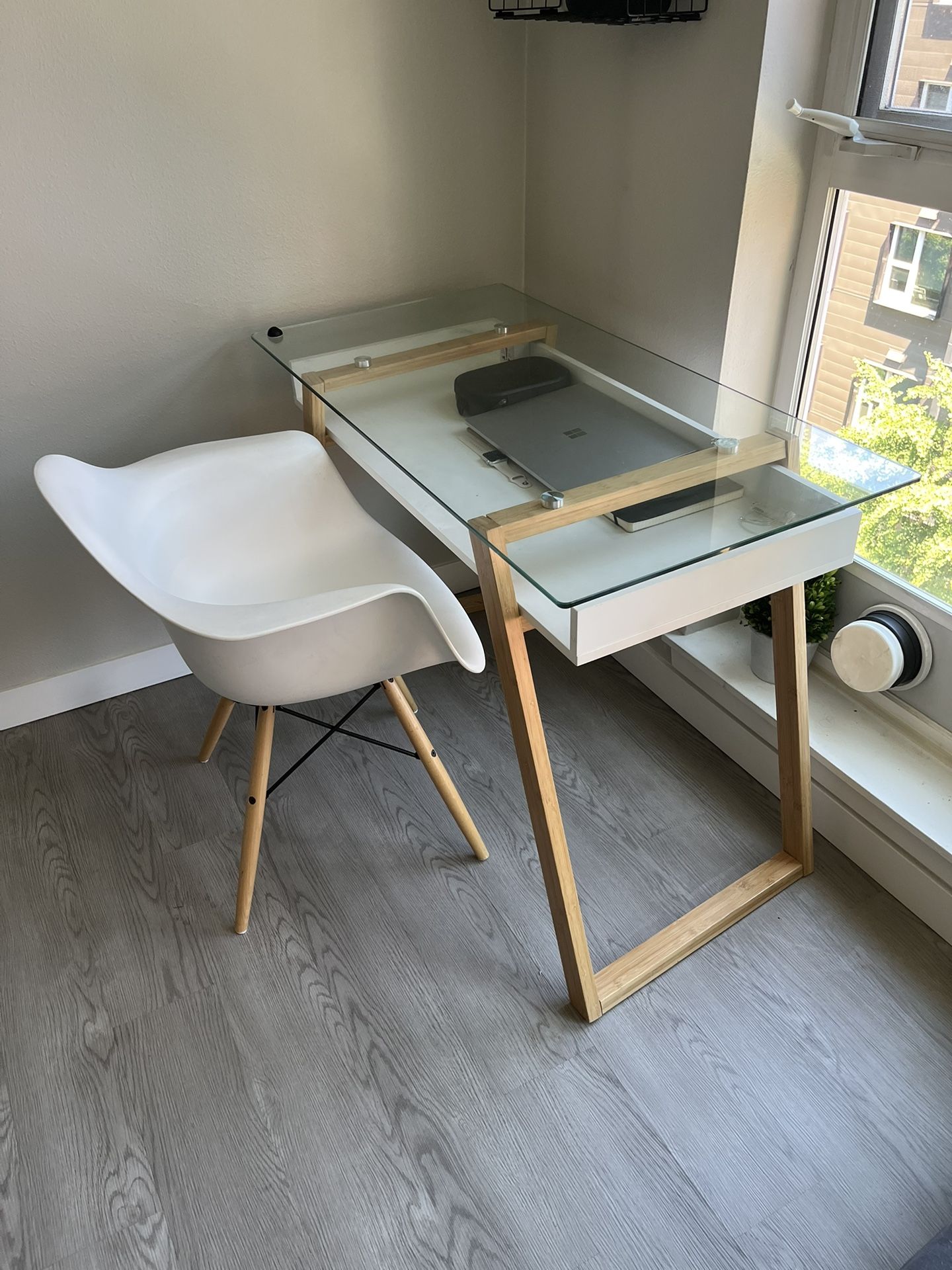 Elegant IKEA Glass Desk And Chair