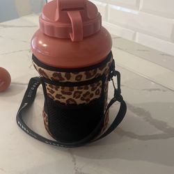 hydro jug with sleeve 