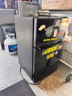 Mini fridge