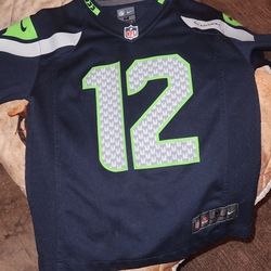 Boys 6,7t Clothes  Heelies Size 2And A Toys. Must Come In The Next Hour