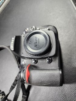 D300s DSLR - 39,821 Shutter Count — 6 Batteries + Grip + 4 CF Cards + 2 Chargers and special eye piece (on Camera body)