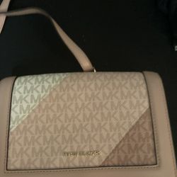 Michael Kors Jet Set Hand Bag
