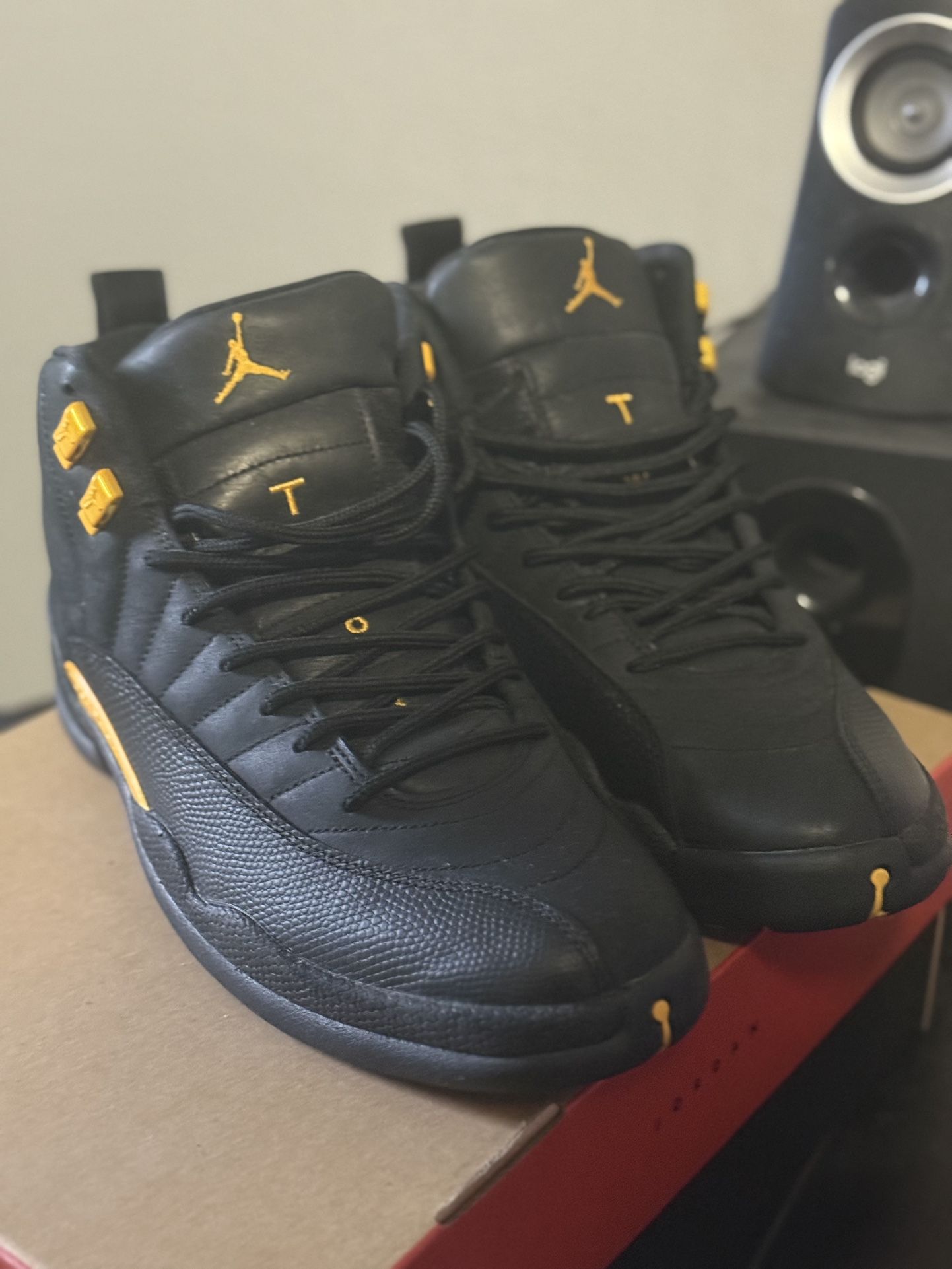 Jordan 12 Retro University Gold
