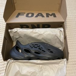 Adidas YEEZY Foam RNR Onyx 11