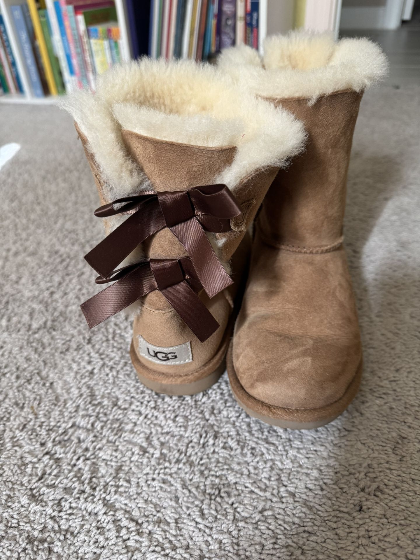 Uggs-Bows