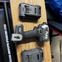 Flex Impact Driver + 3 Batteries + Vacuum +charger