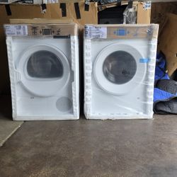 Brand New Bosch 24" Front Load Washer Dryer Set 