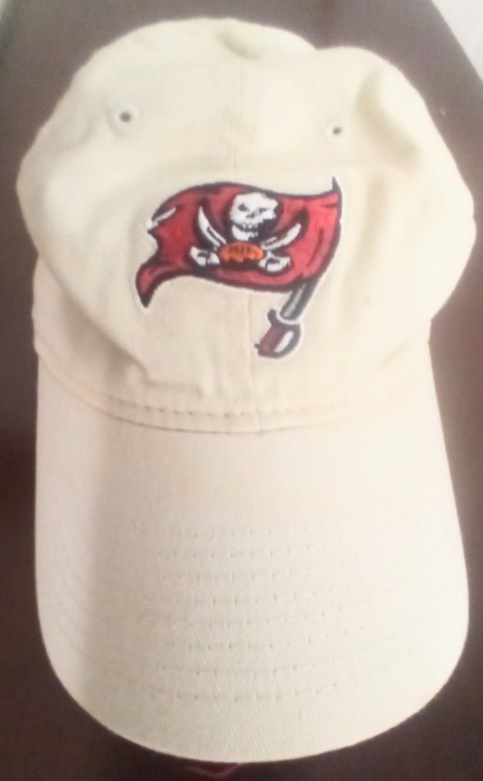 Tampa Bay Cream Colored Hat