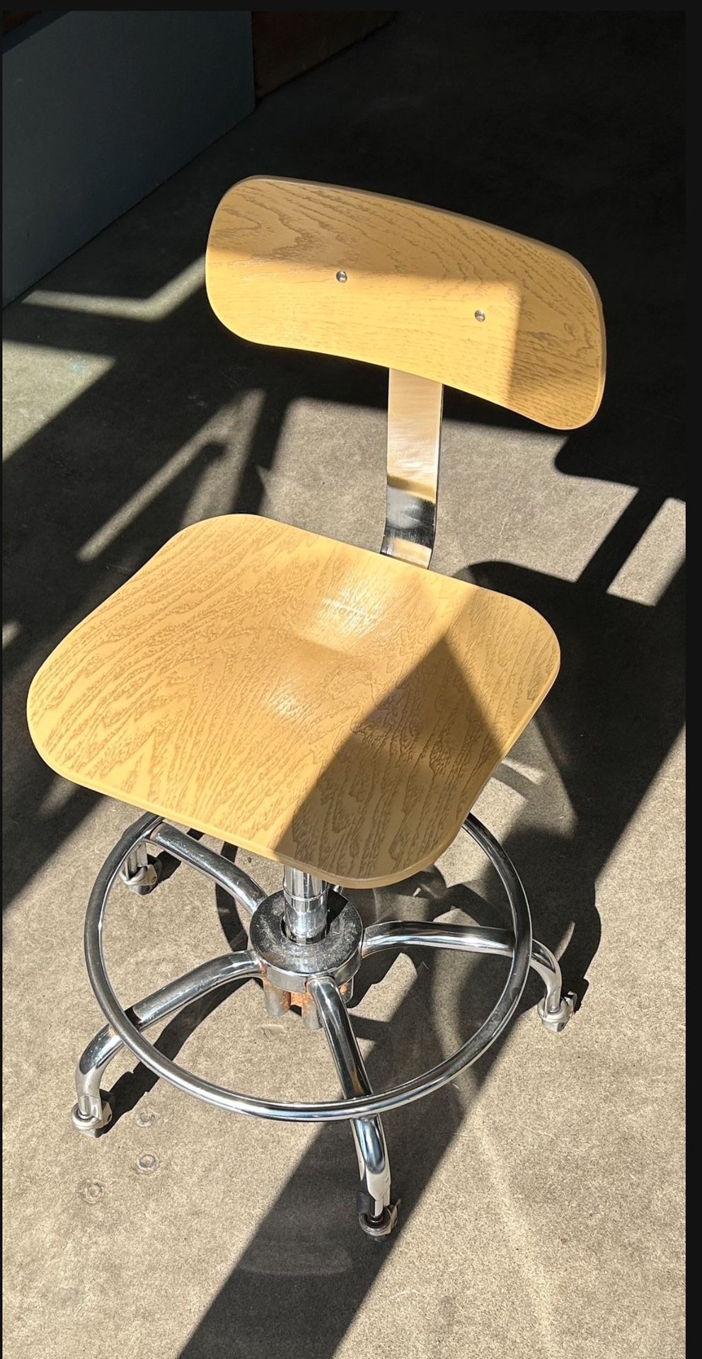 Swivel Chairs -Wood w/Metal
